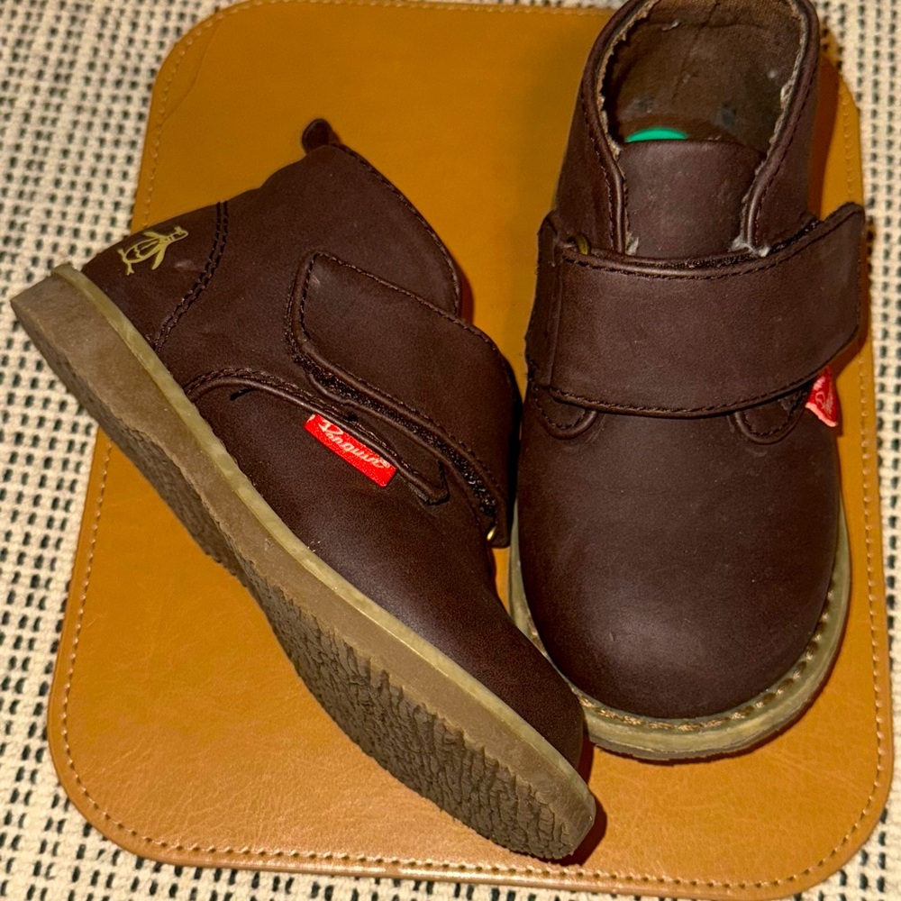 Original Penguin Toddler Boys 8 brown rubber soled mid-top winter boots